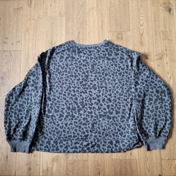 XL DANSKIN Lightweight Leopard Print Sweatshirt - Picture 3 of 5